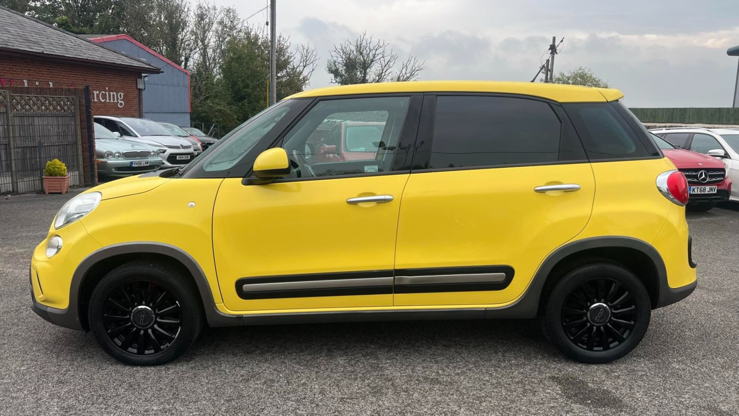 Fiat 500L Listing Image