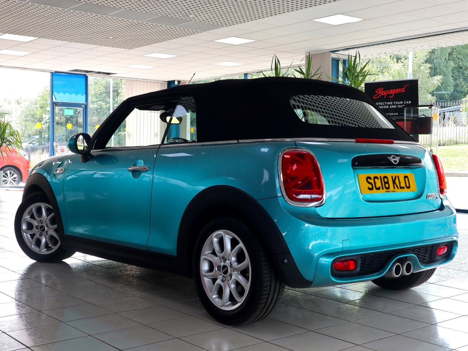 MINI Convertible Listing Image