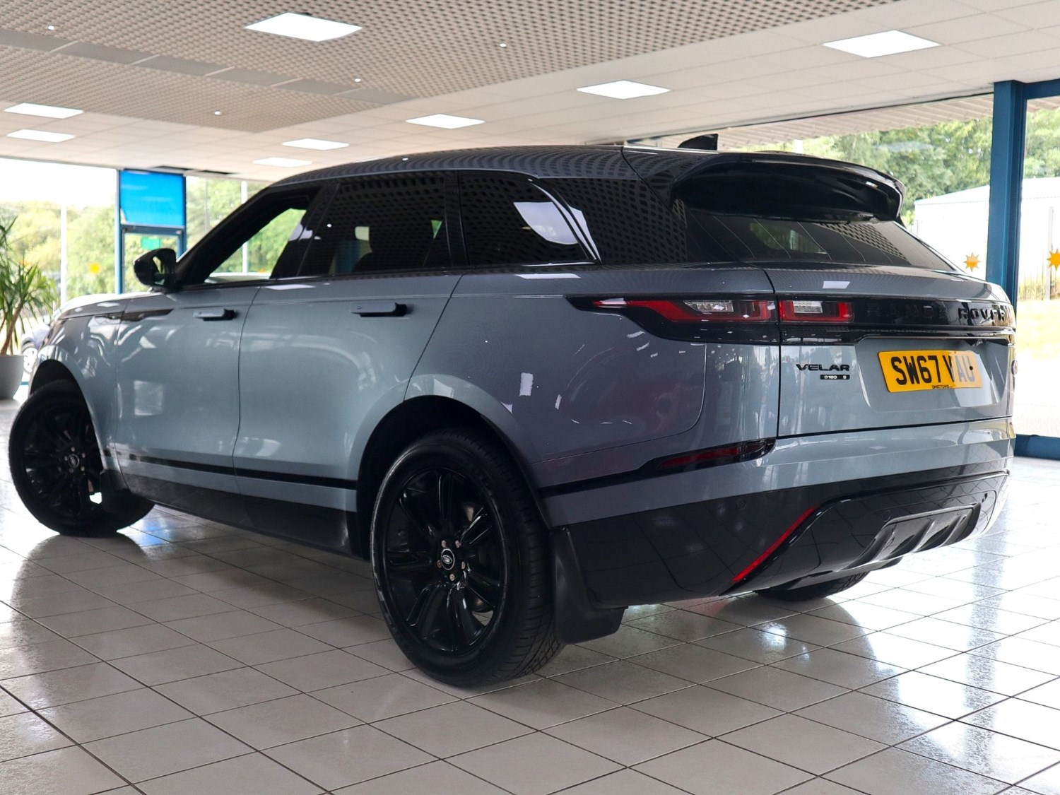 Land Rover Range Rover Velar Listing Image