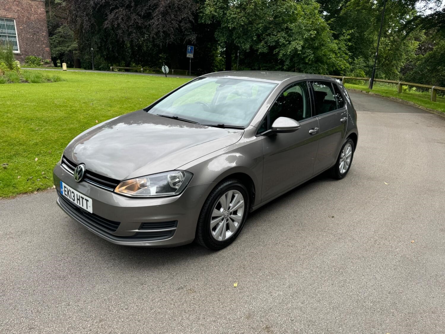 Volkswagen Golf Listing Image