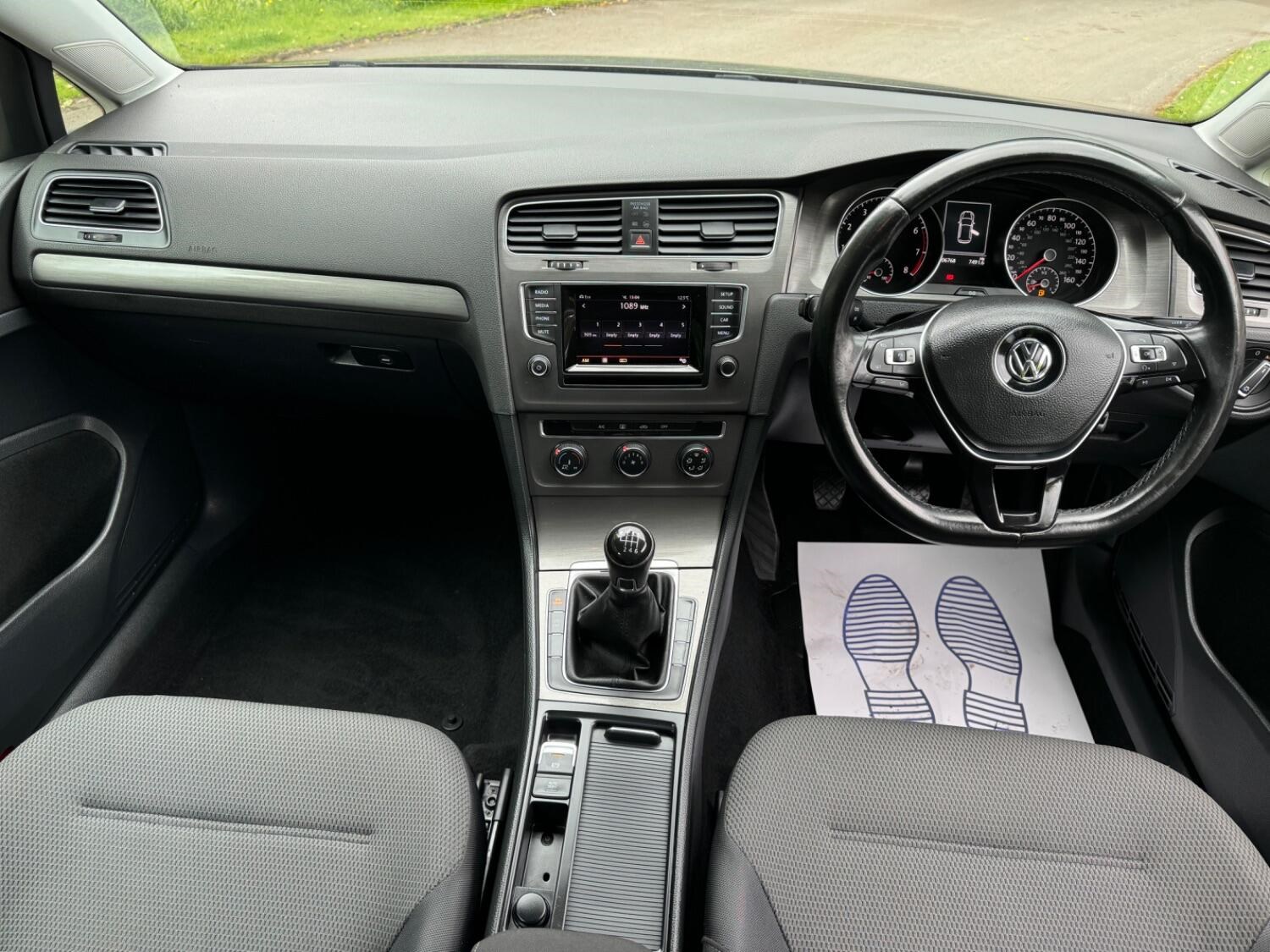 Volkswagen Golf Listing Image