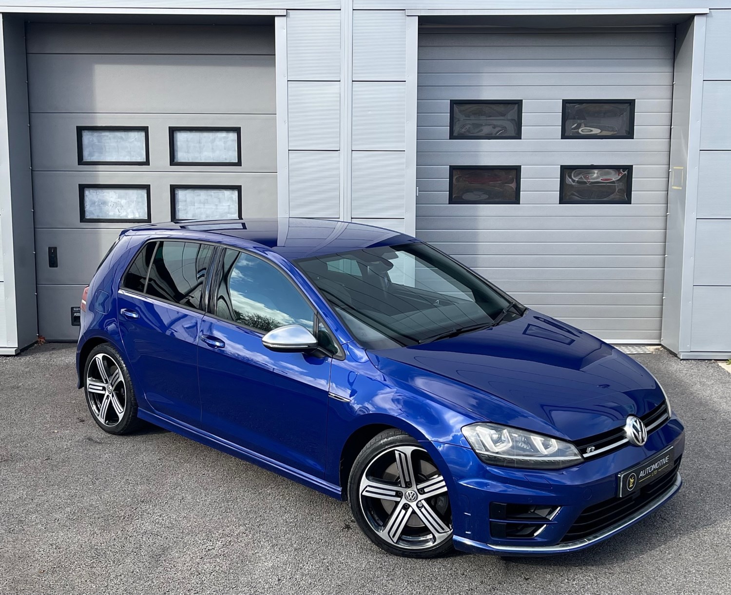 Volkswagen Golf Listing Image