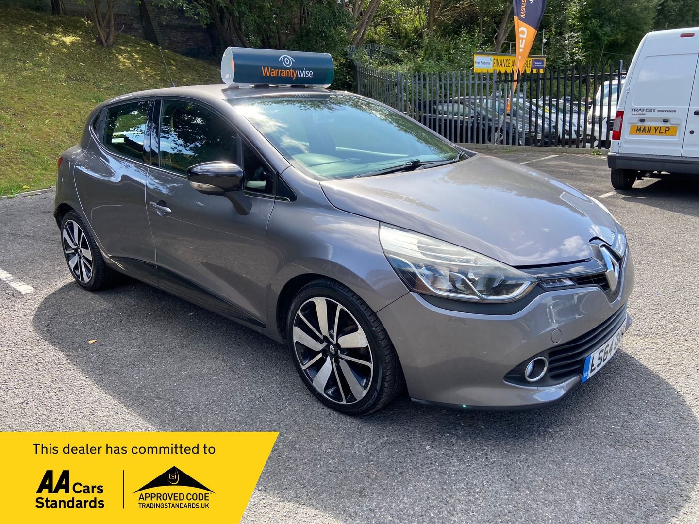 Renault Clio Listing Image