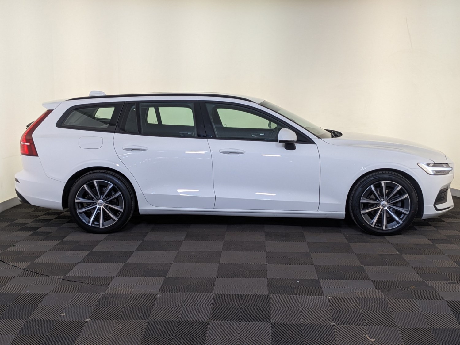 Volvo V60 Listing Image