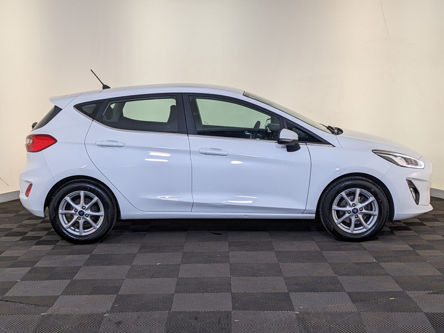 Ford Fiesta Listing Image