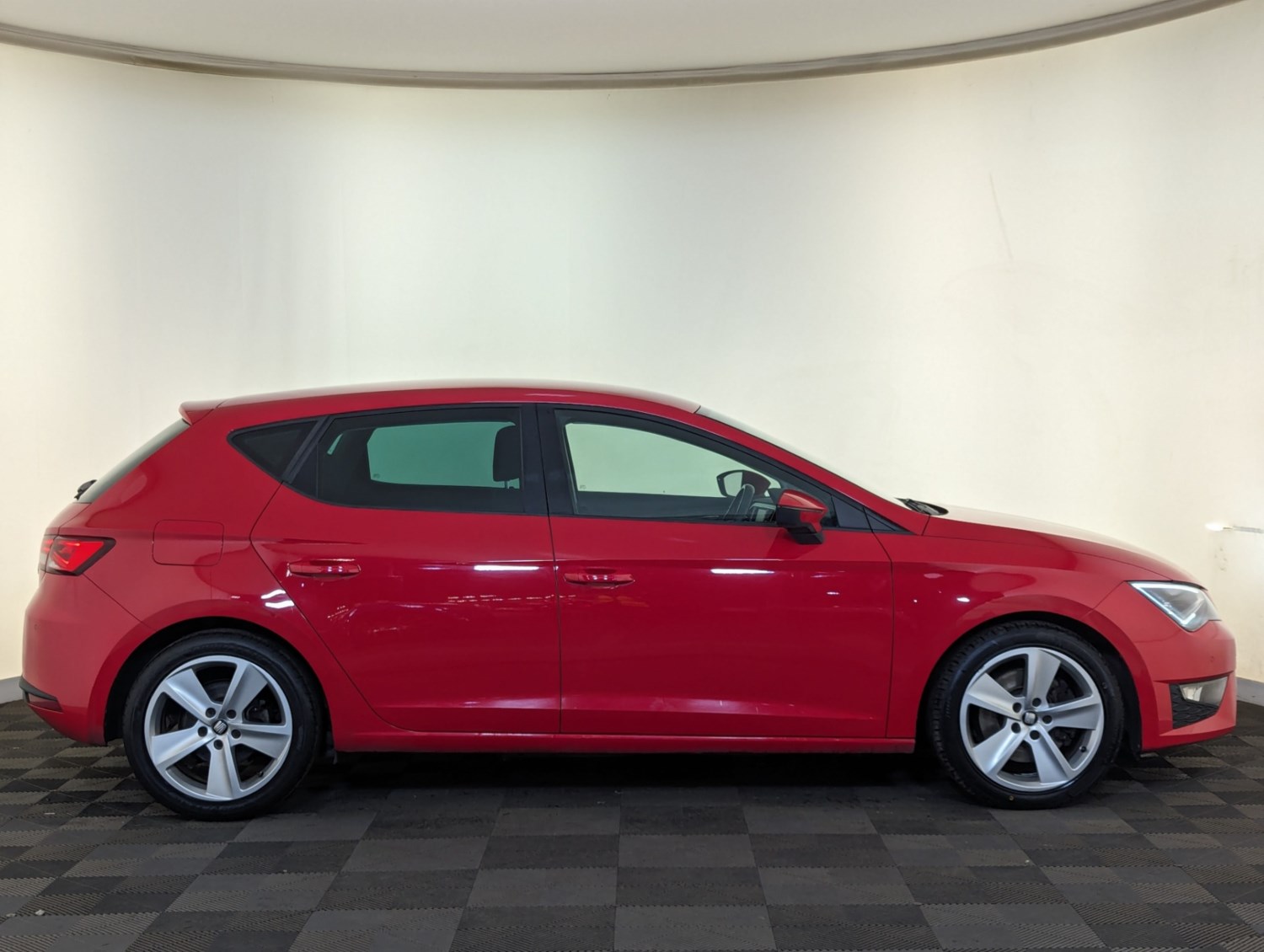 SEAT Leon Listing Image