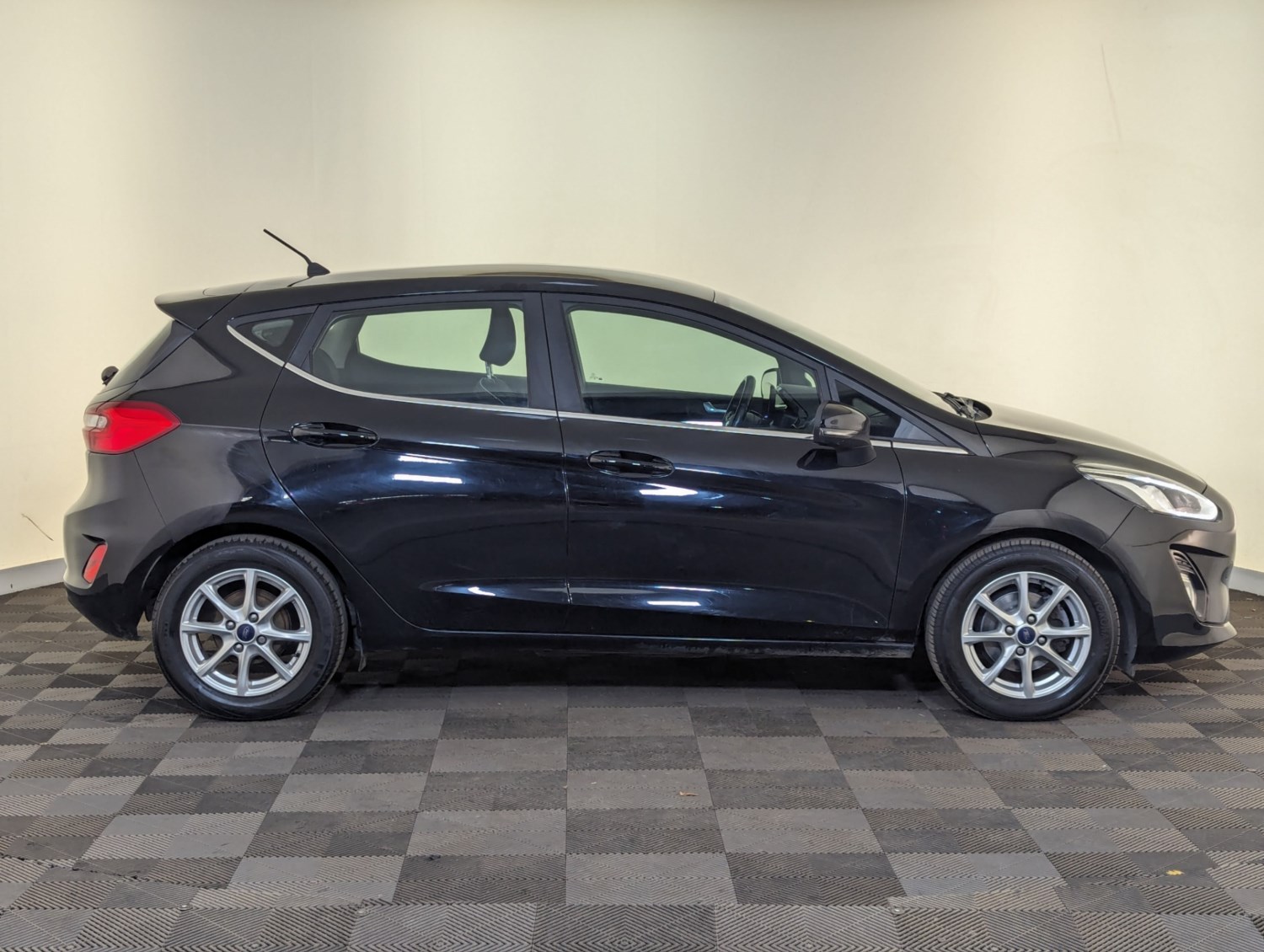 Ford Fiesta Listing Image