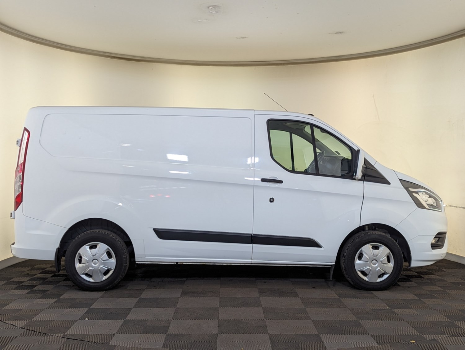 Ford Transit Custom Listing Image