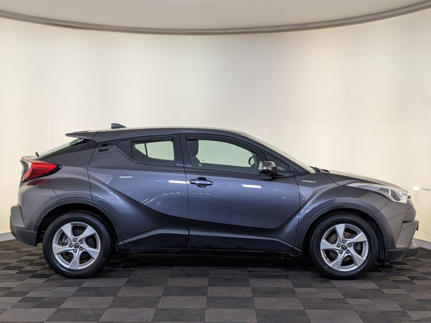 Toyota C-HR Listing Image