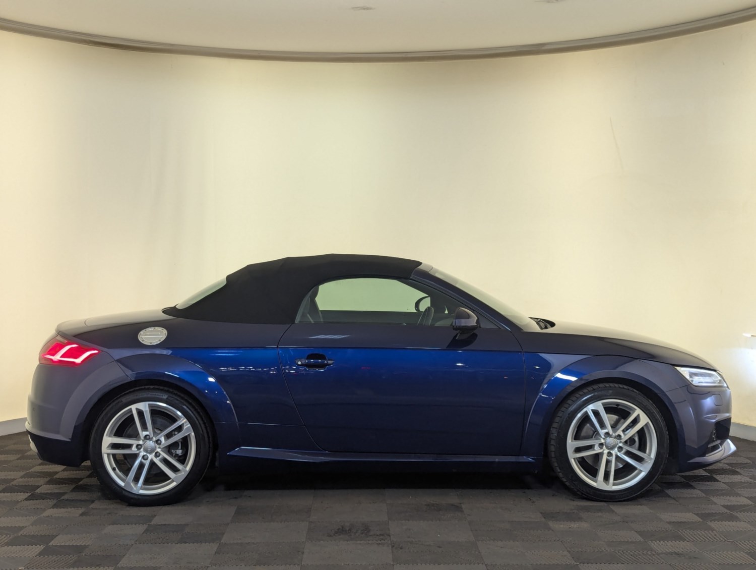 Audi TT Listing Image