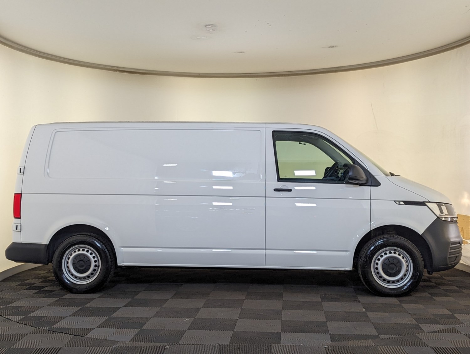 Volkswagen Transporter Listing Image