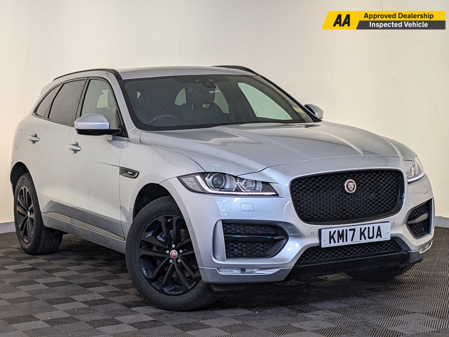 Jaguar F-PACE Listing Image