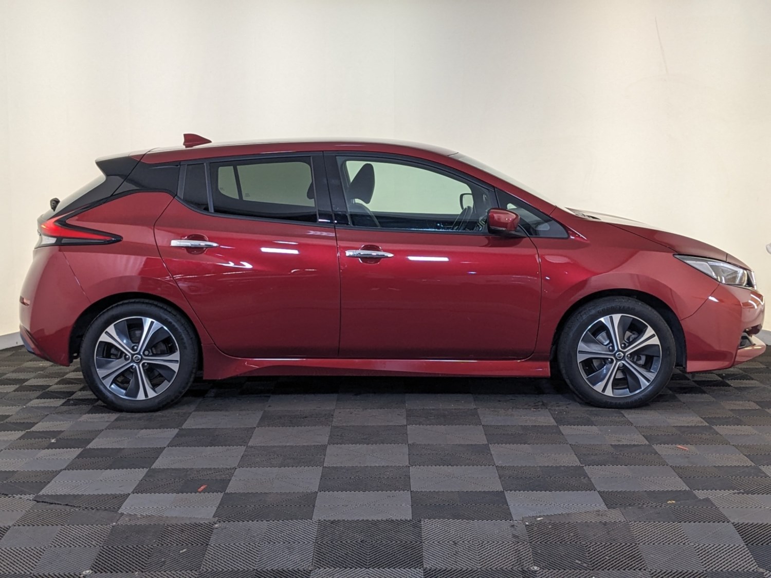 Nissan Leaf Listing Image