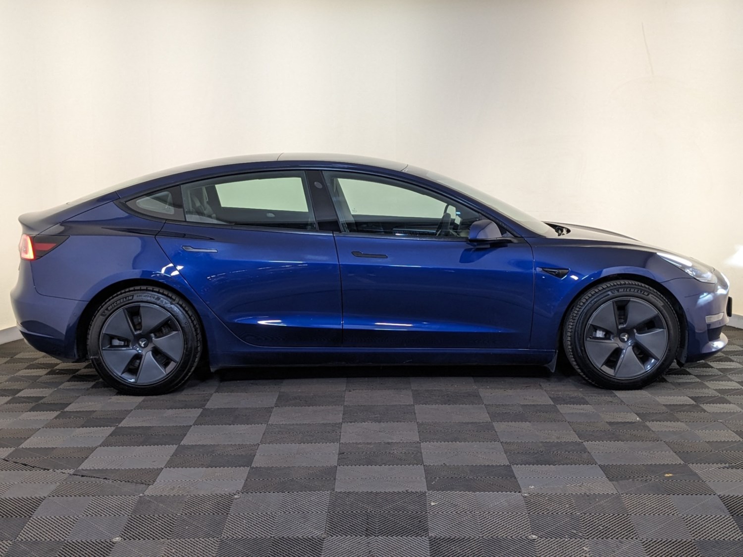 Tesla Model 3 Listing Image