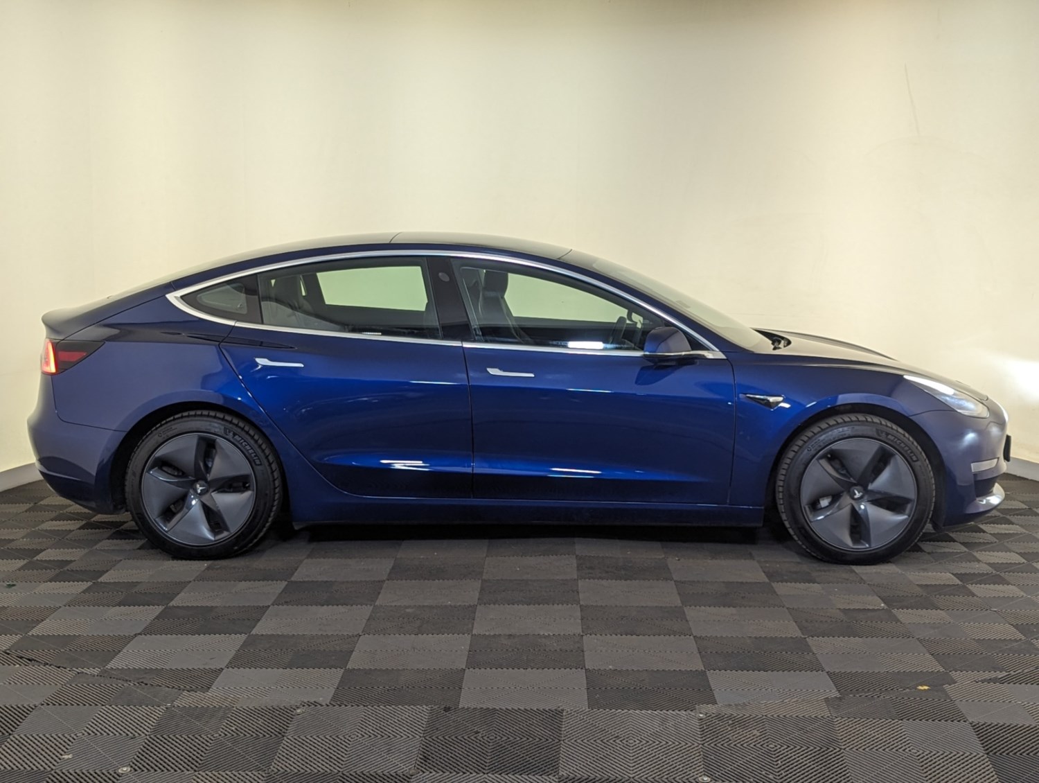 Tesla Model 3 Listing Image