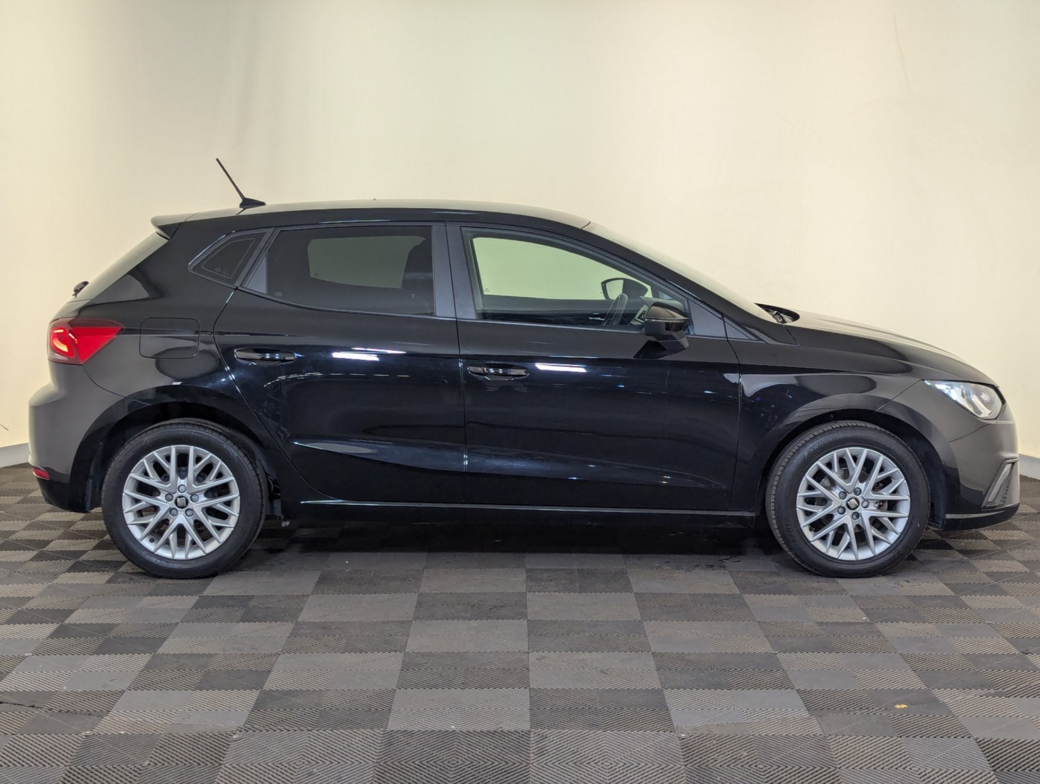 SEAT Ibiza Listing Image