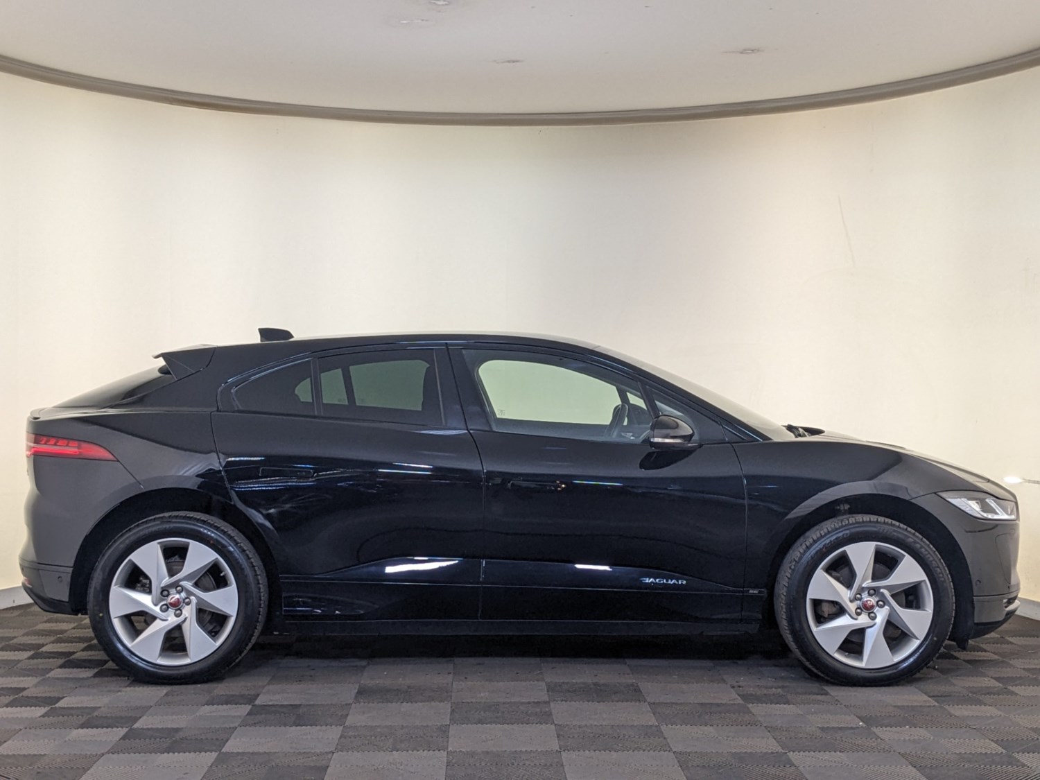 Jaguar I-PACE Listing Image