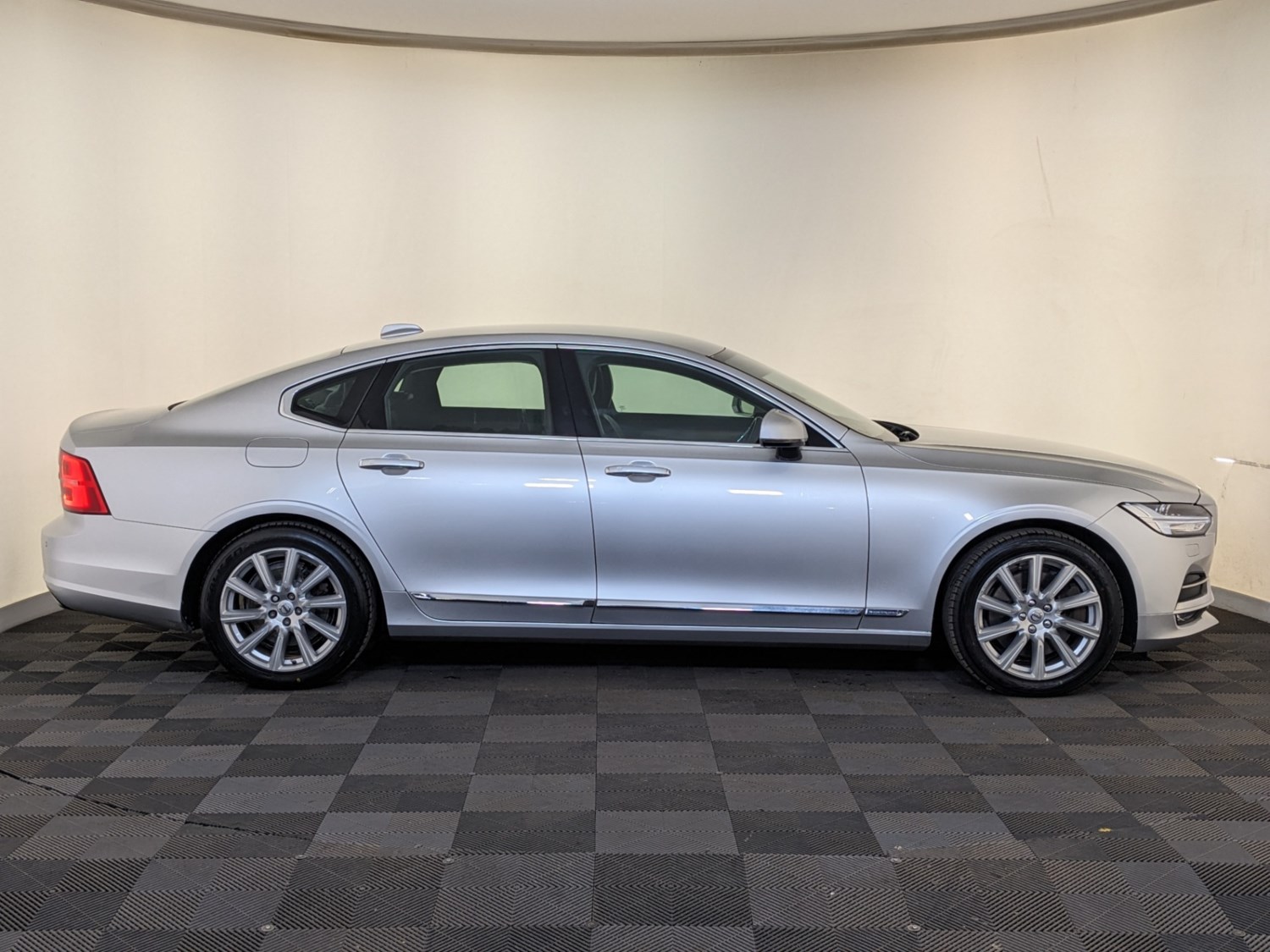 Volvo S90 Listing Image