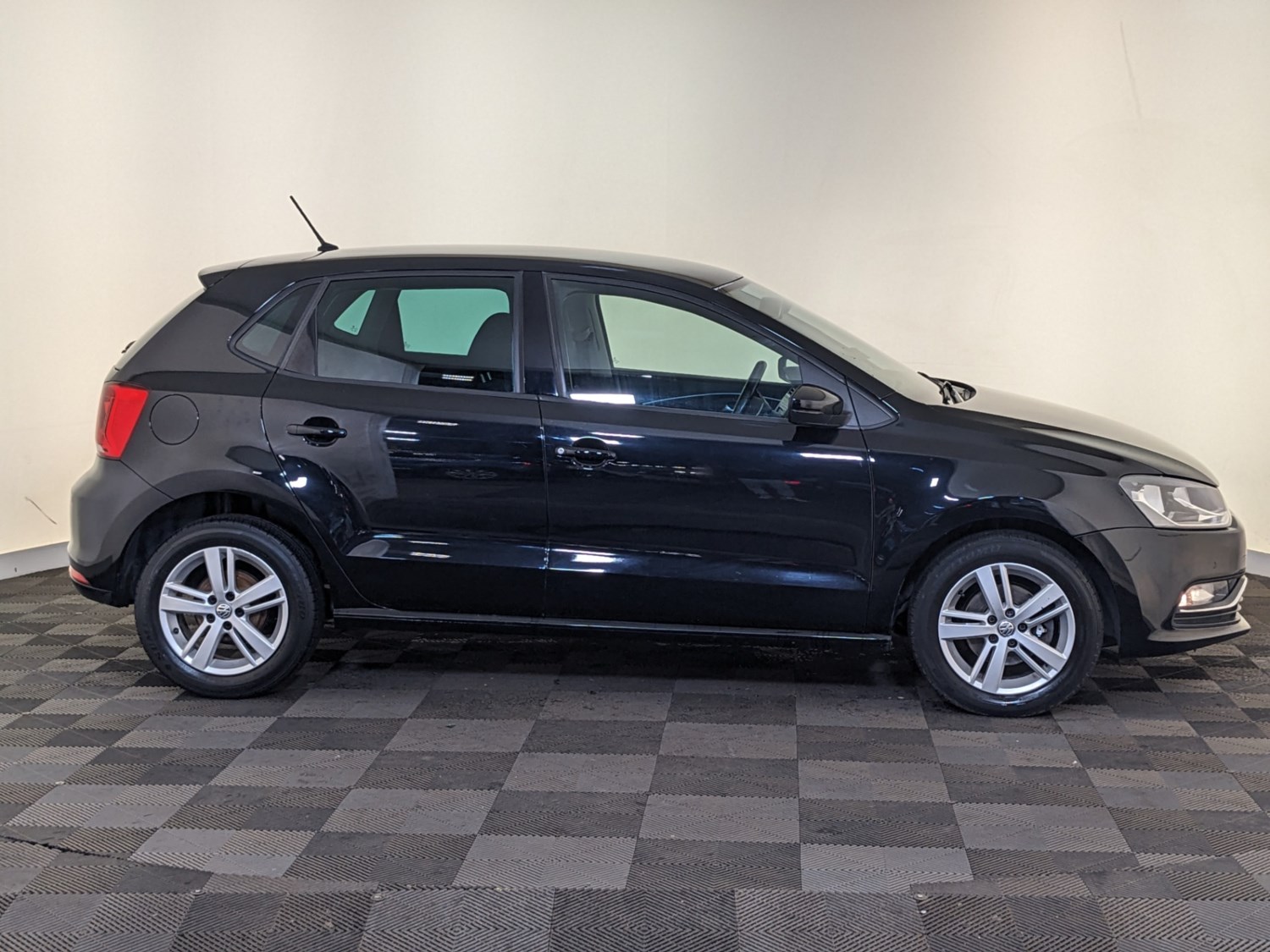 Volkswagen Polo Listing Image