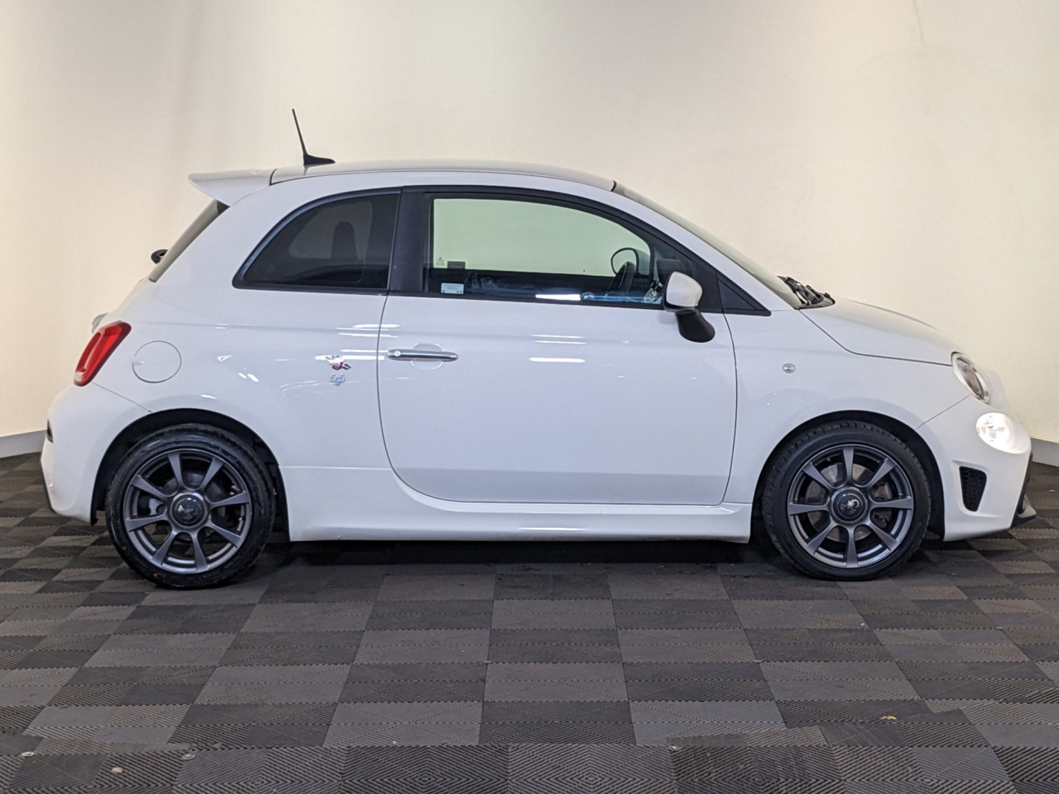 Abarth 595 Listing Image