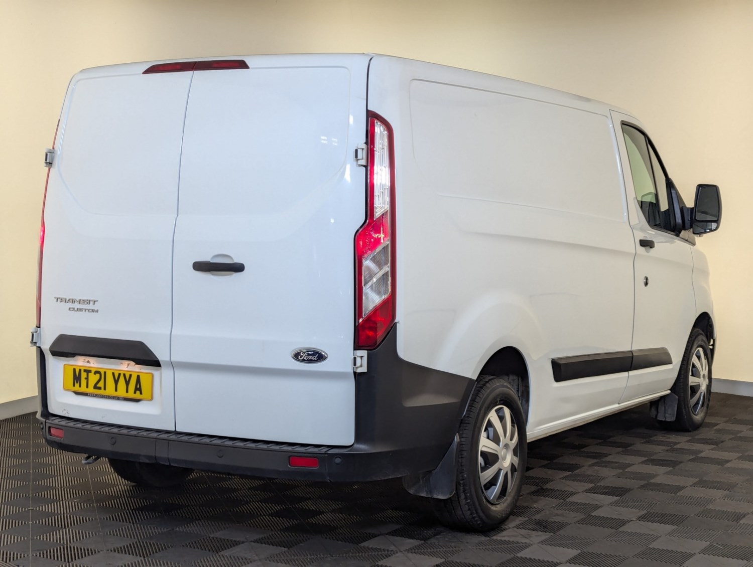 Ford Transit Custom Listing Image