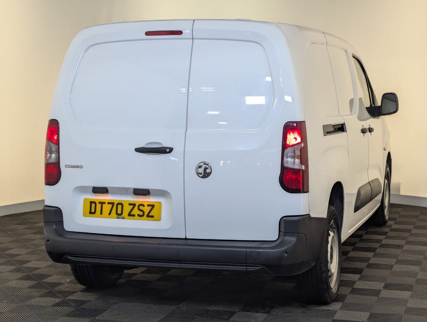 Vauxhall Combo Listing Image