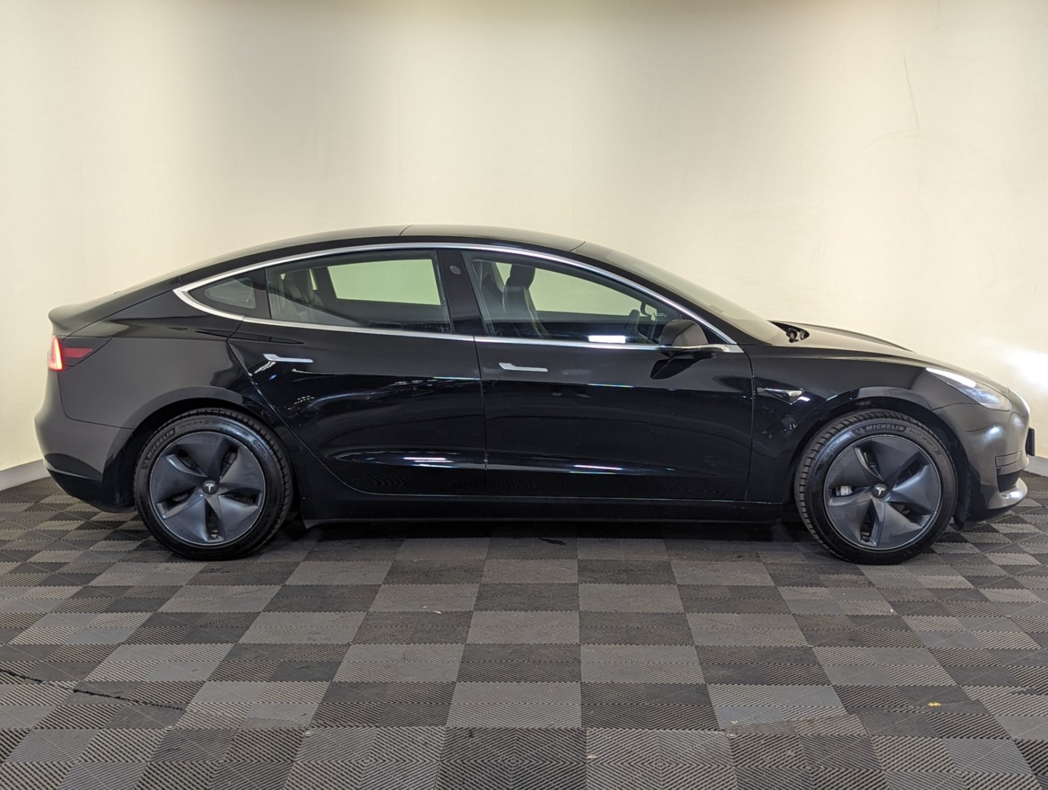 Tesla Model 3 Listing Image