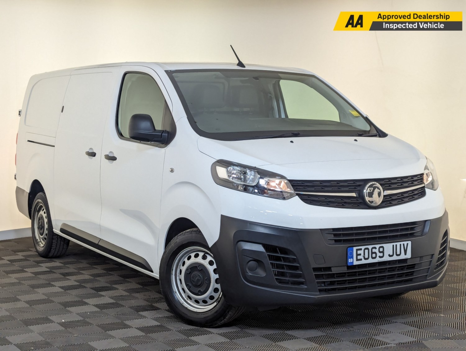 Vauxhall Vivaro Listing Image