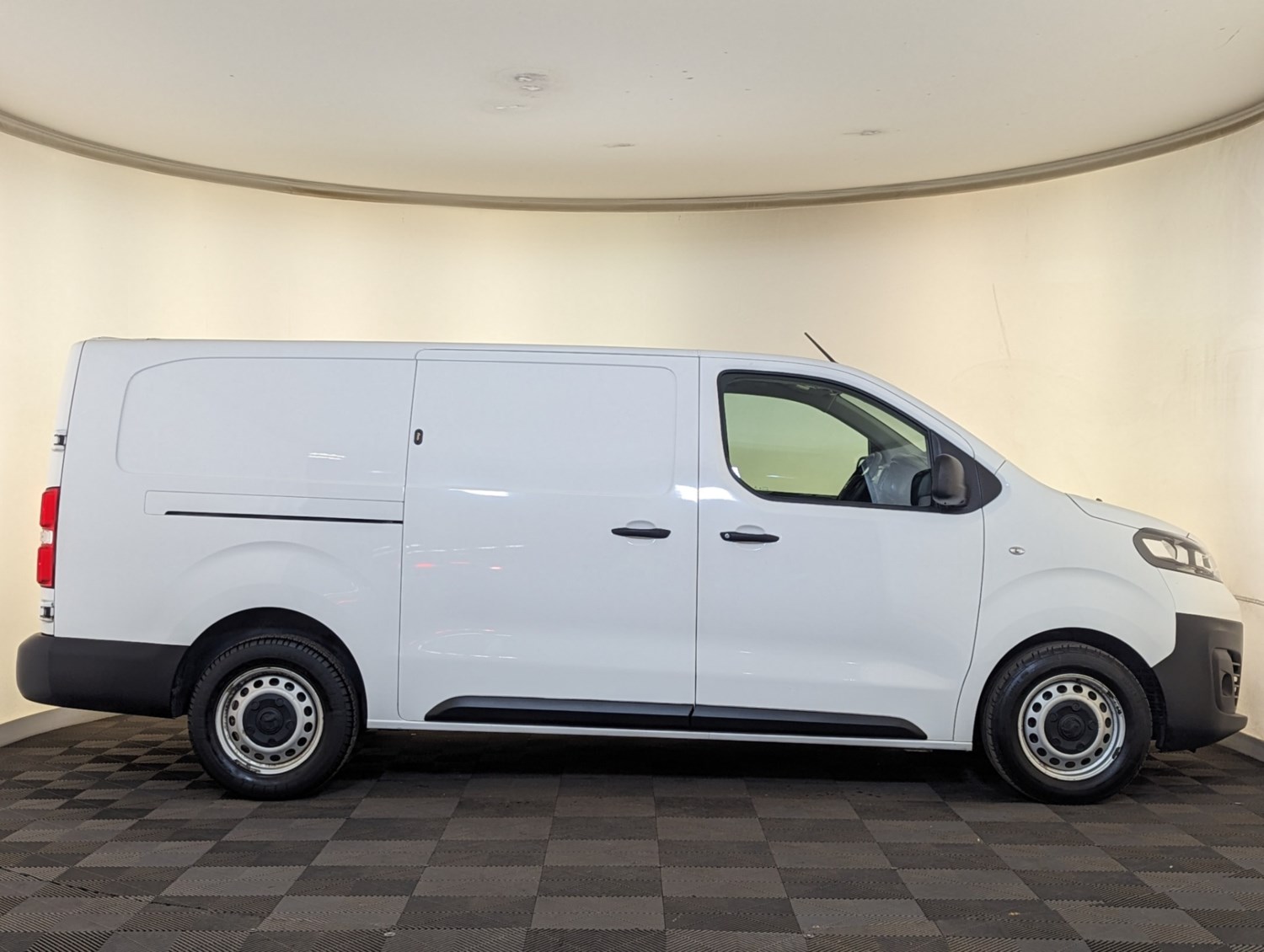 Vauxhall Vivaro Listing Image