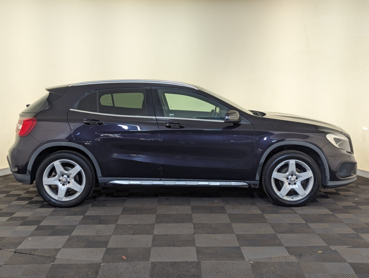 Mercedes-Benz GLA Listing Image