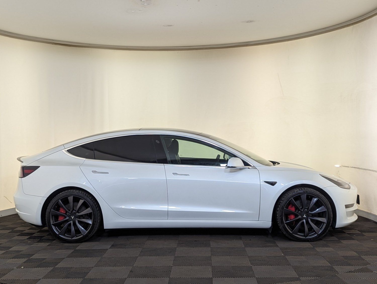 Tesla Model 3 Listing Image