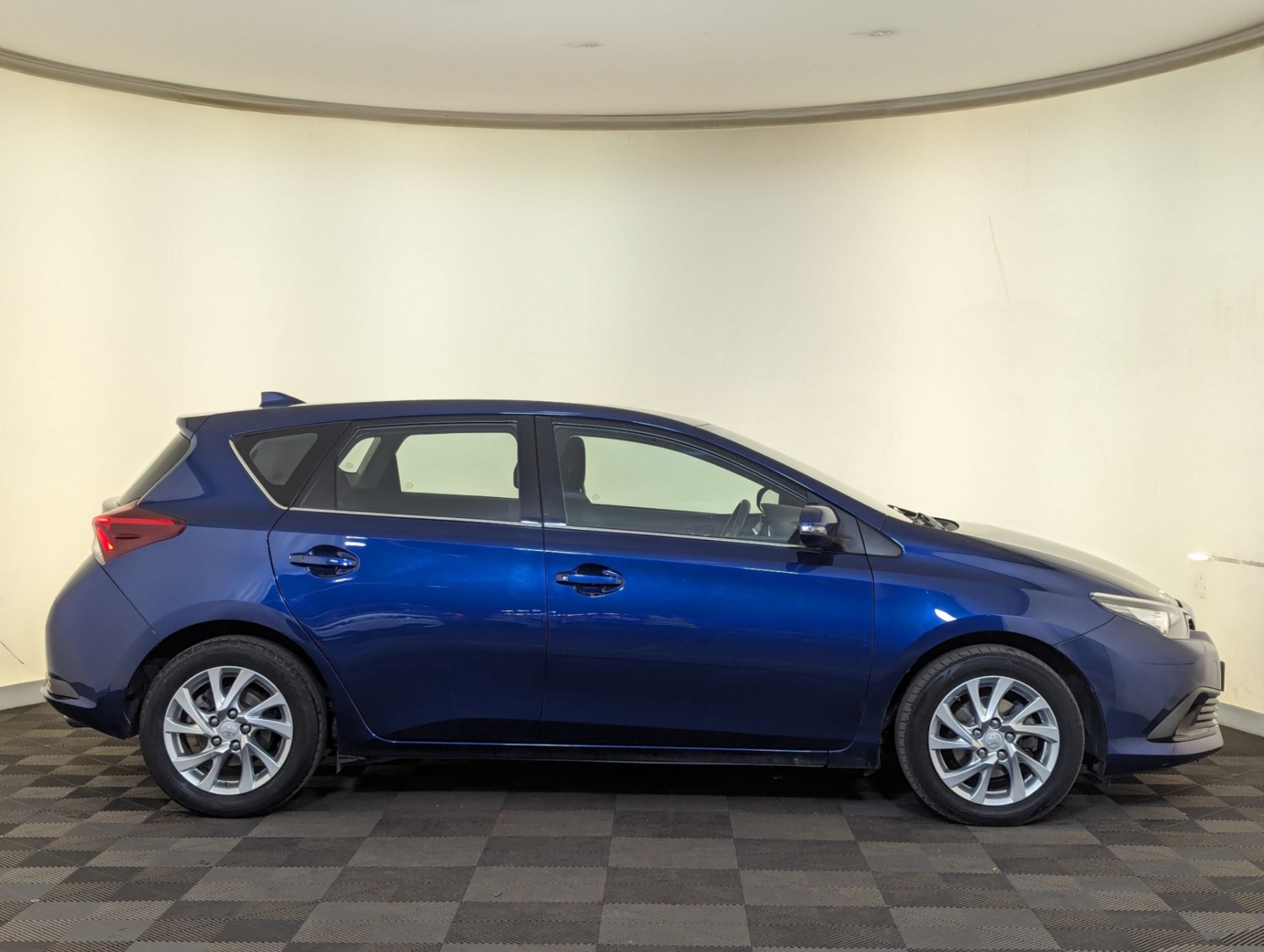 Toyota Auris Listing Image