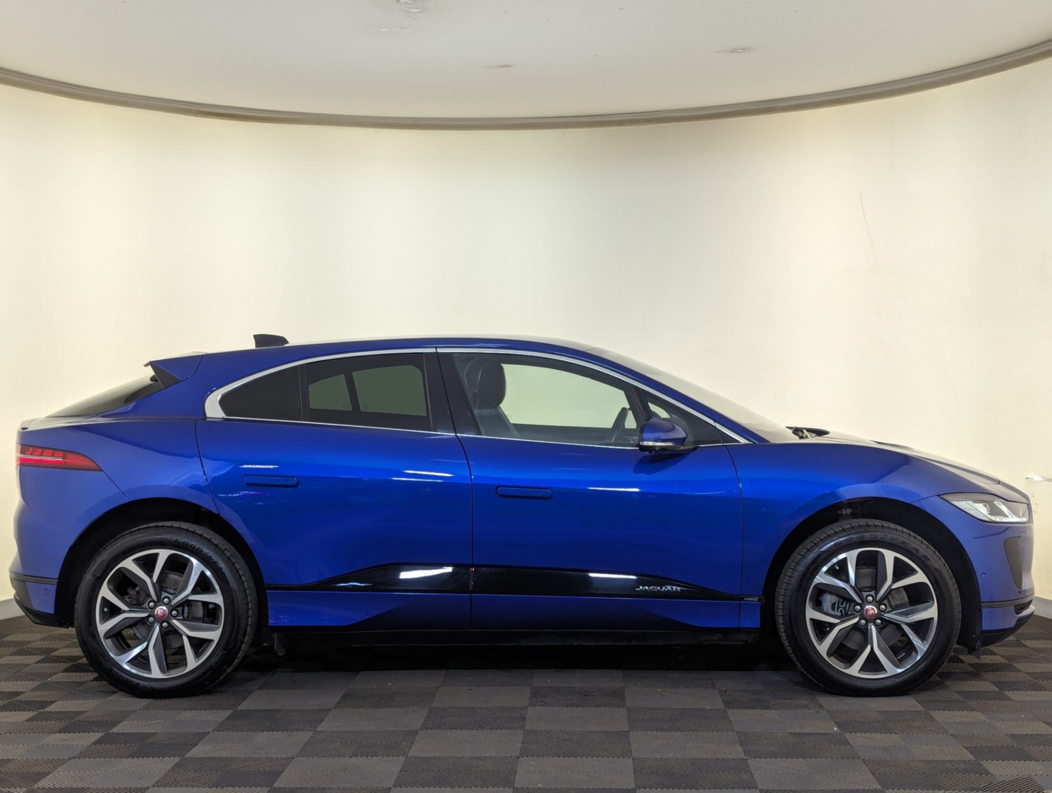 Jaguar I-PACE Listing Image