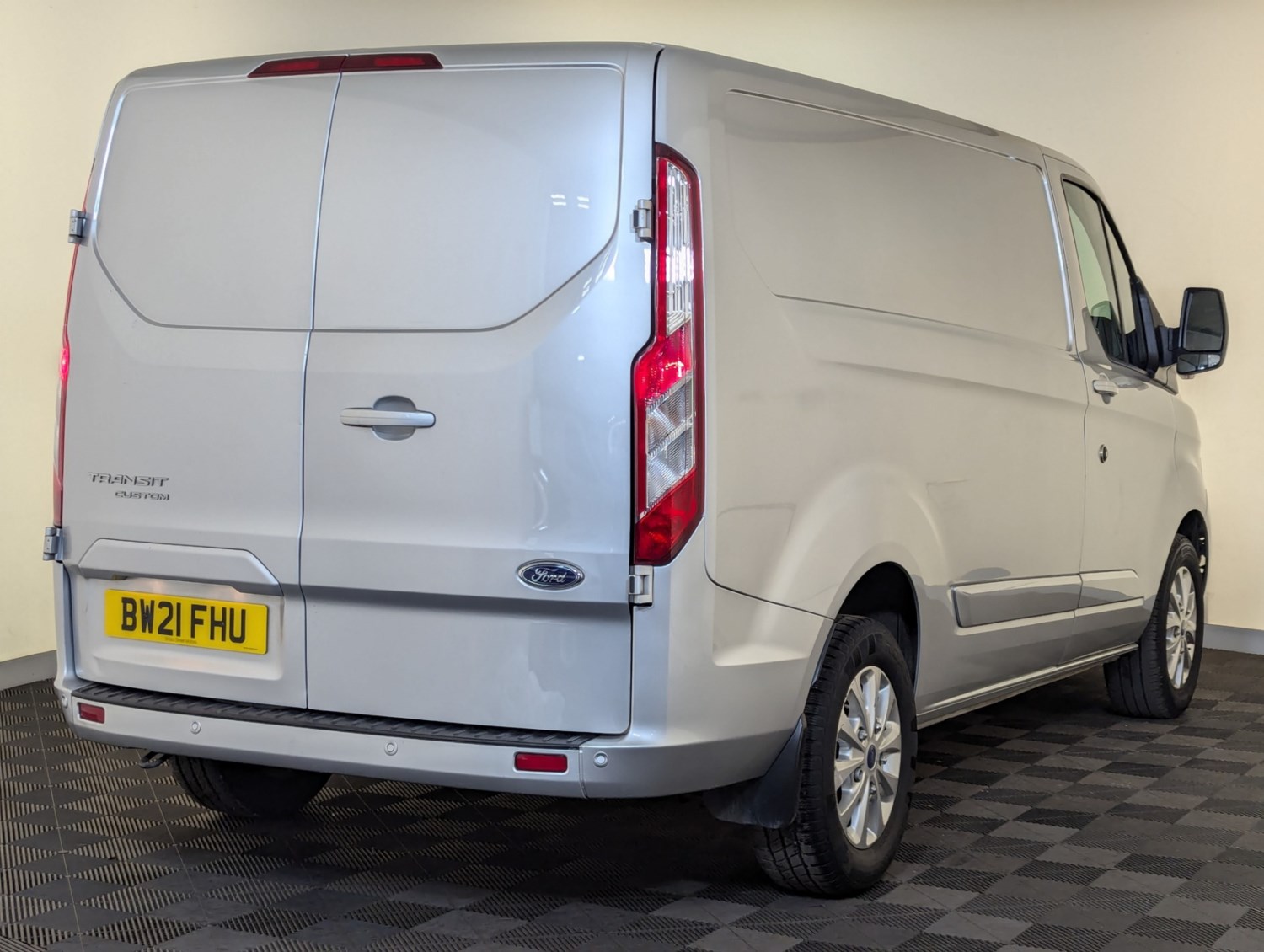 Ford Transit Custom Listing Image