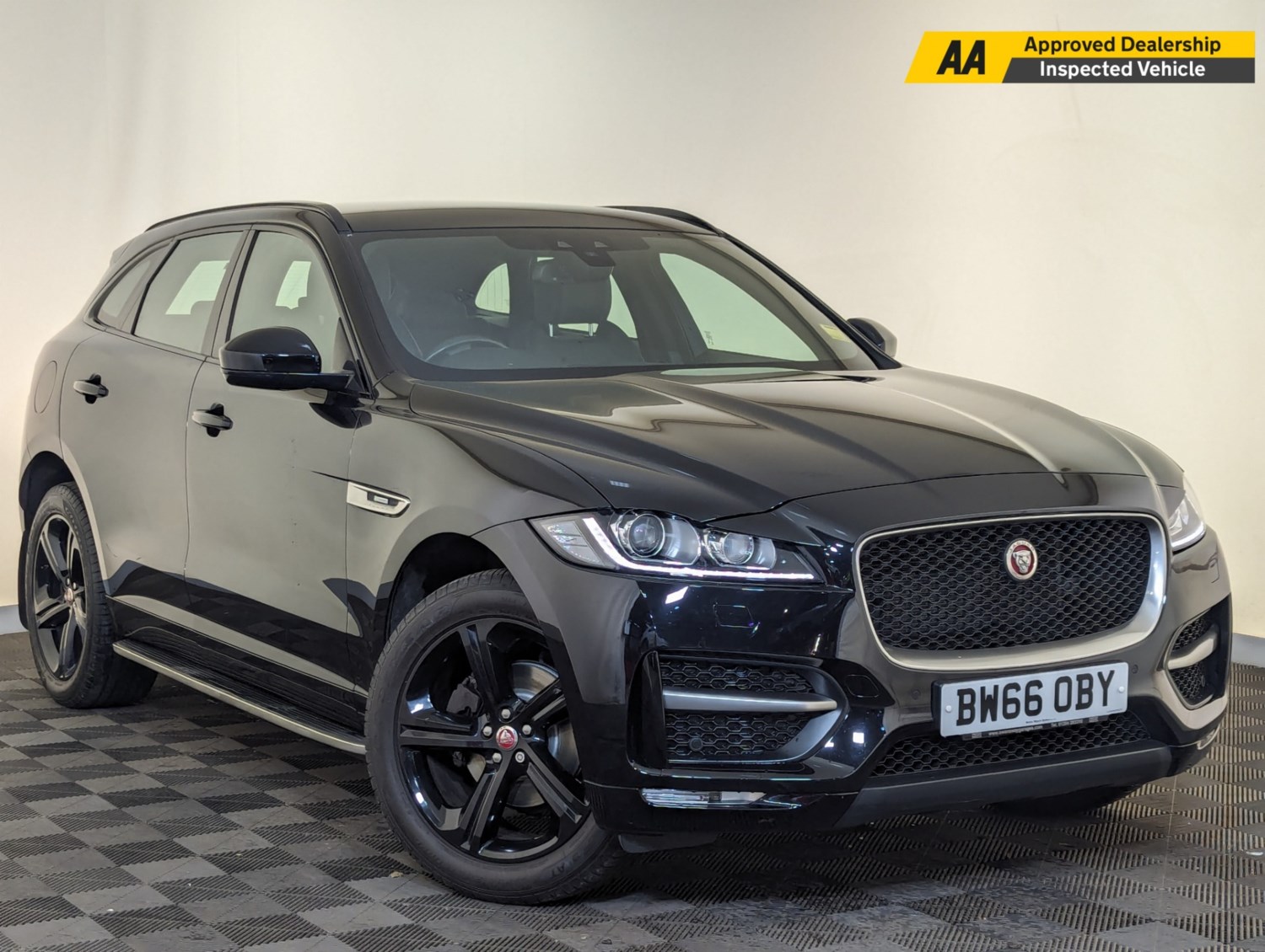 Jaguar F-PACE Listing Image