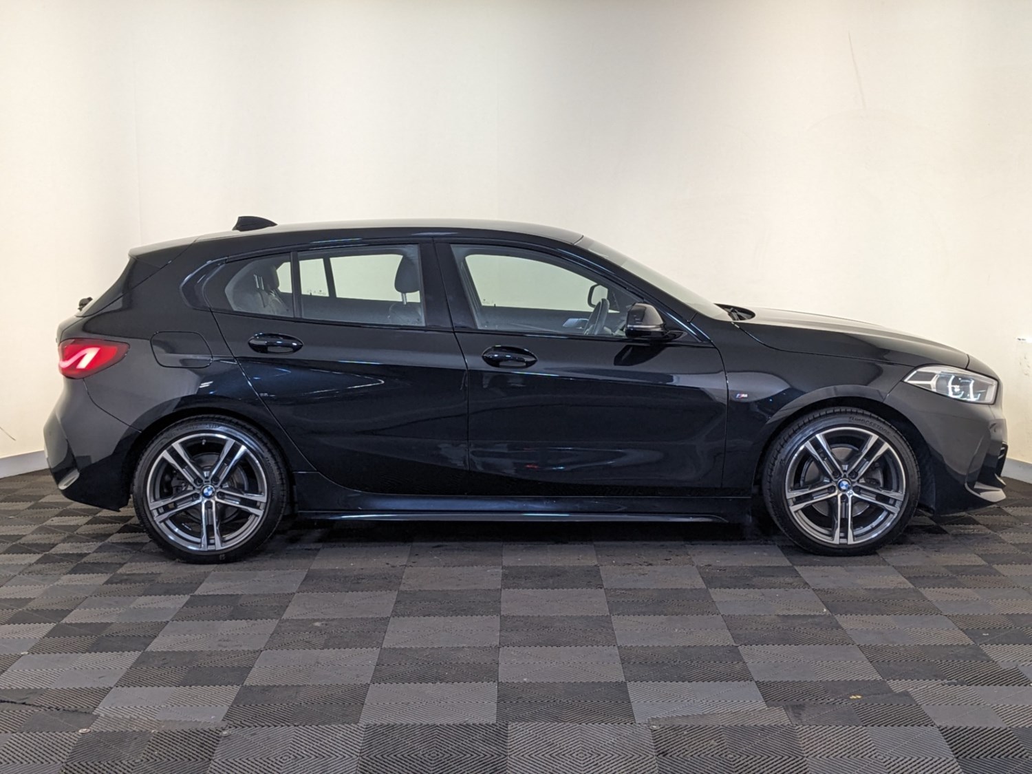 BMW 1 Series Listing Image