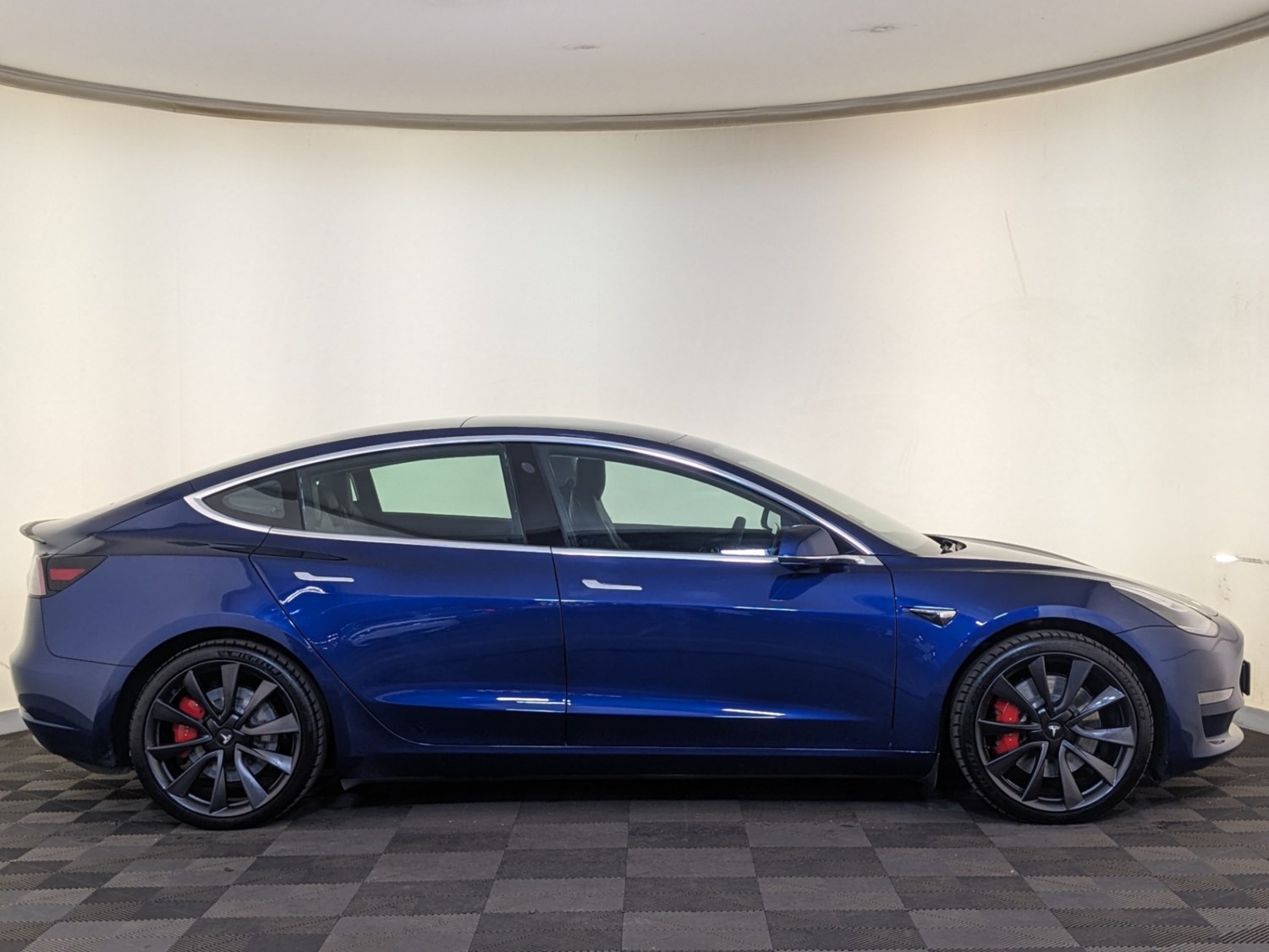 Tesla Model 3 Listing Image