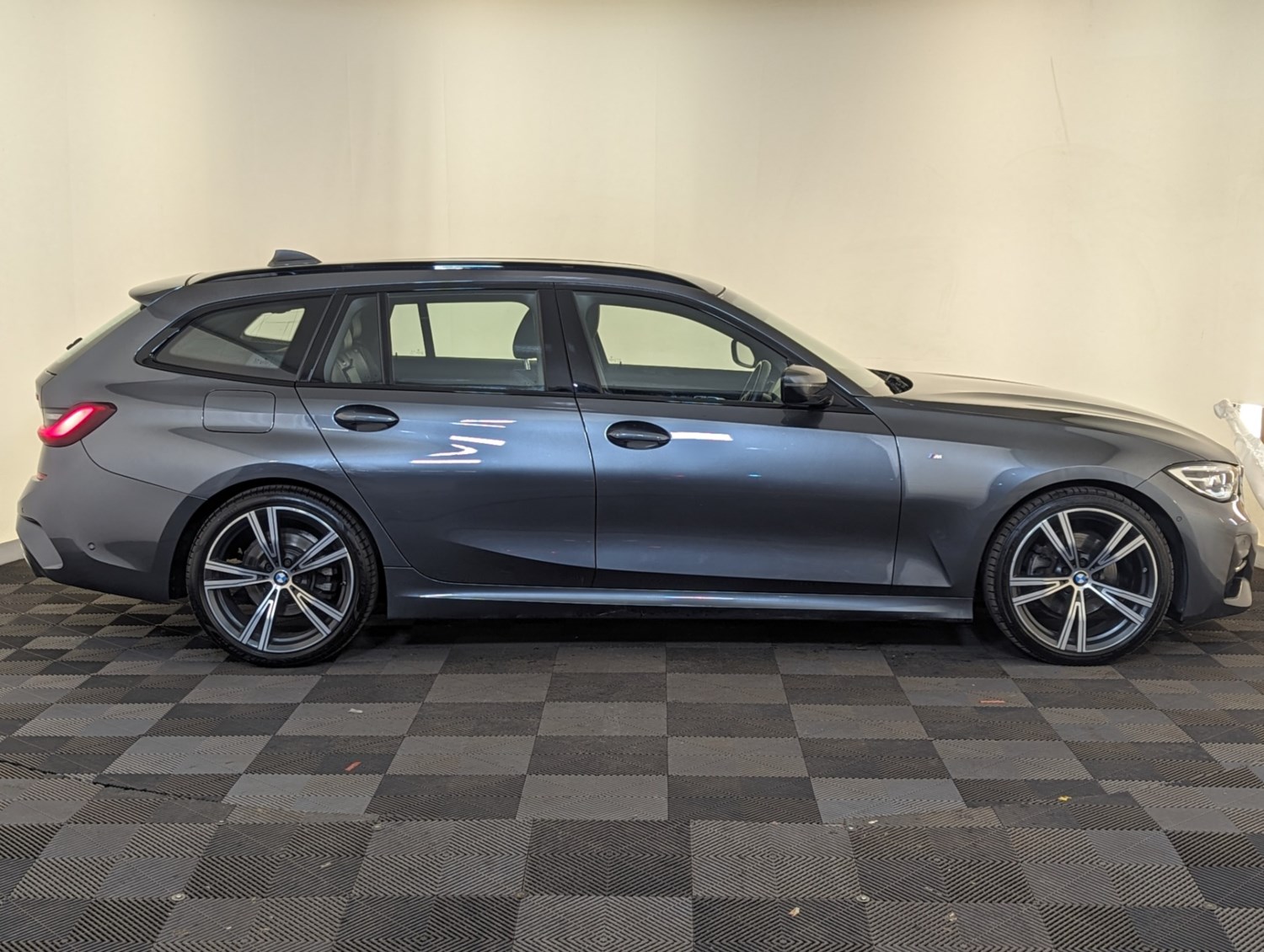 BMW 3 Series Listing Image