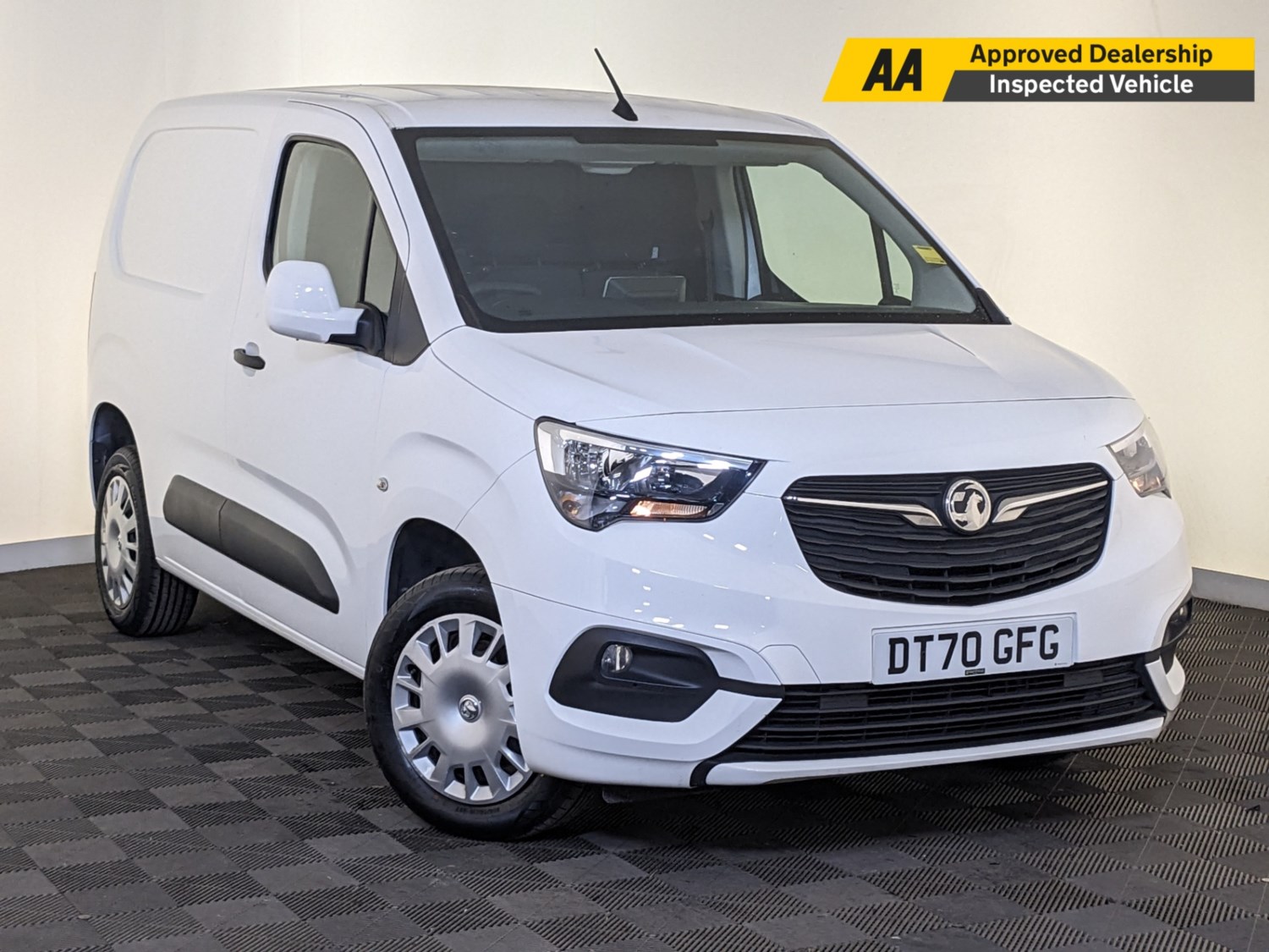 Vauxhall Combo Listing Image