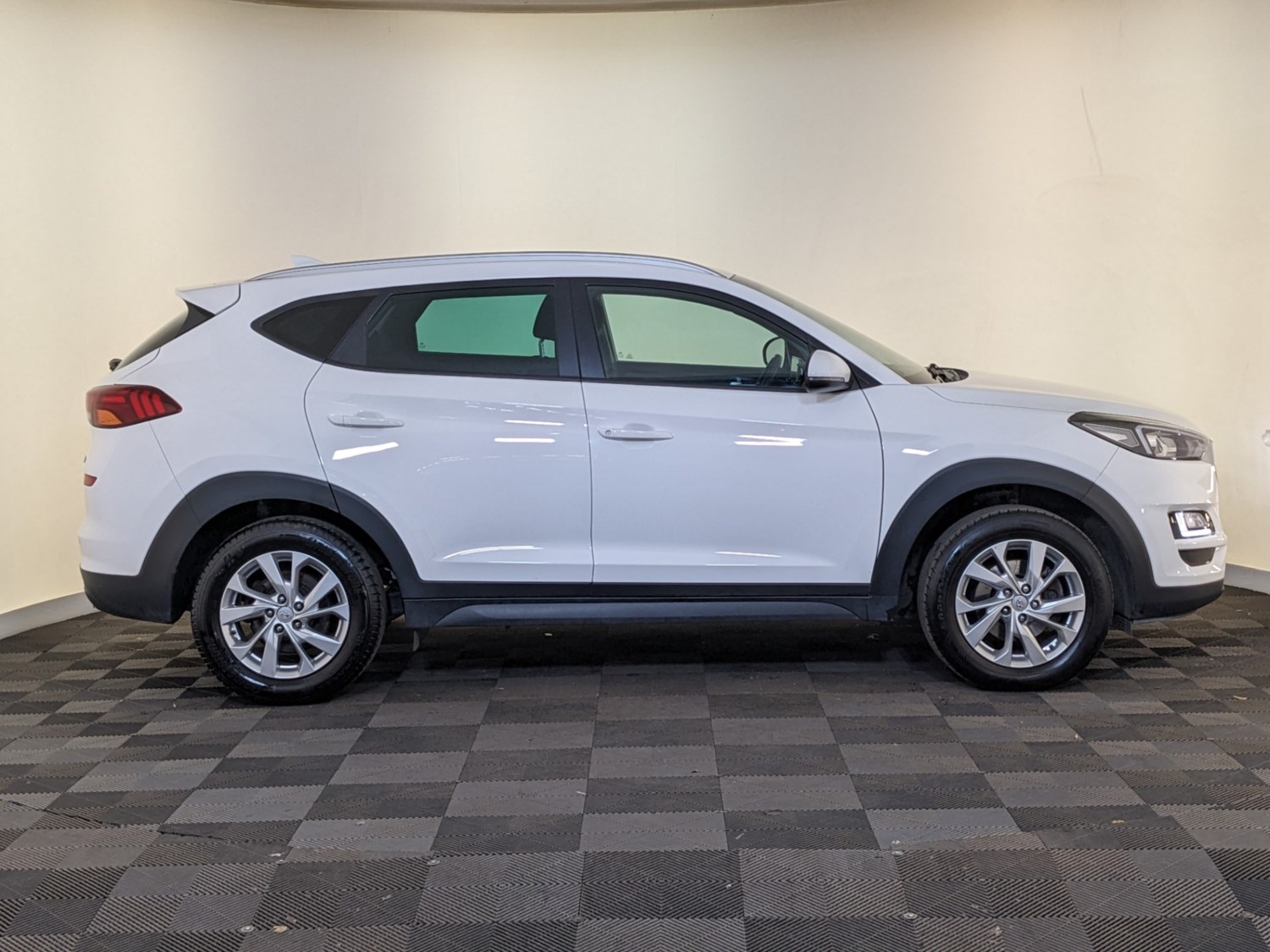 Hyundai TUCSON Listing Image