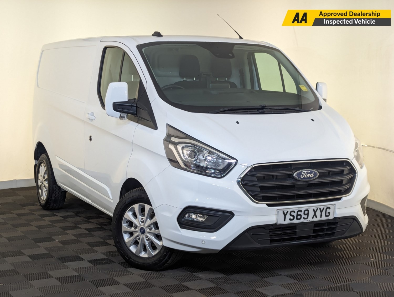 Ford Transit Custom Listing Image