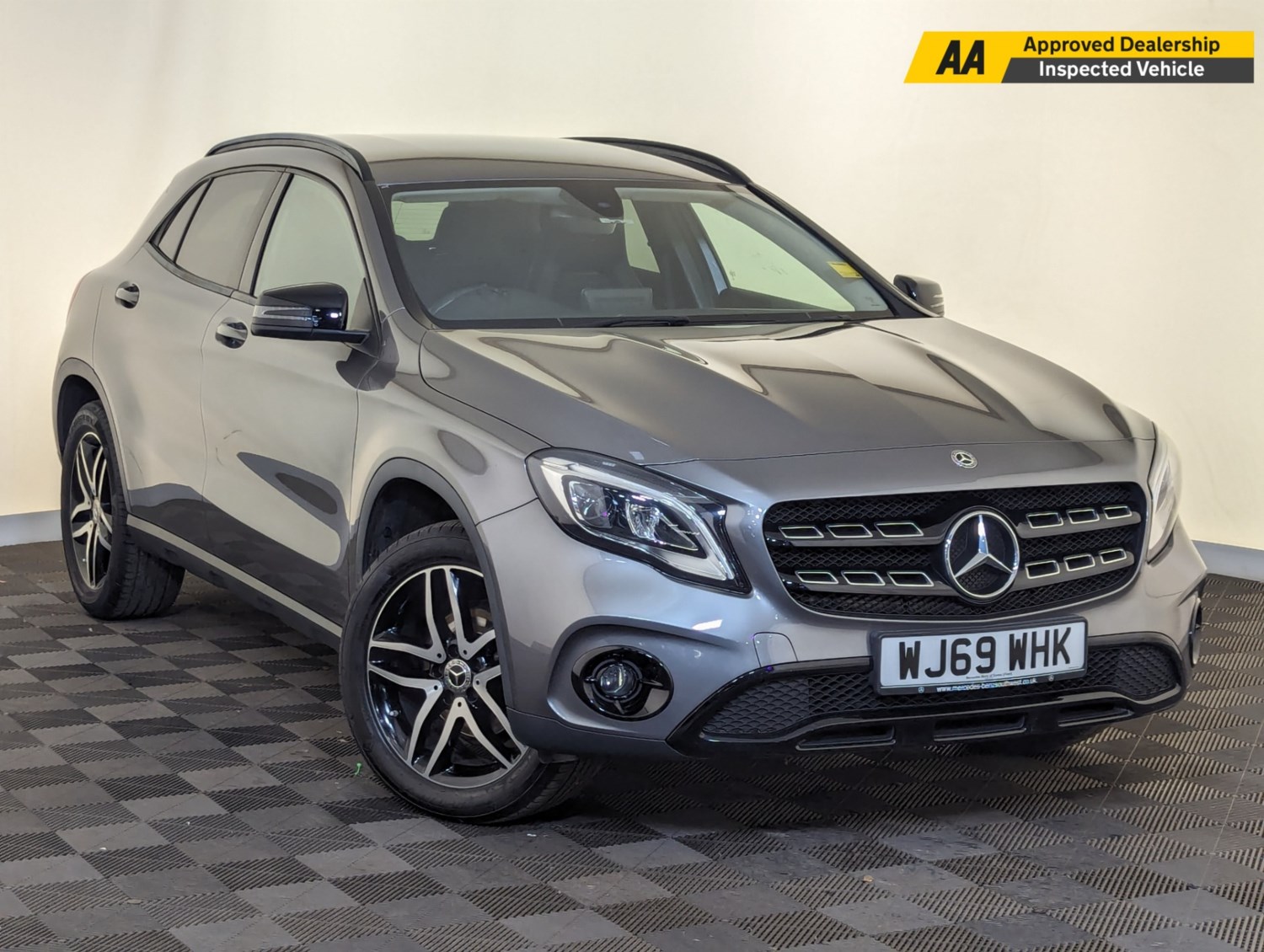 Mercedes-Benz GLA Listing Image