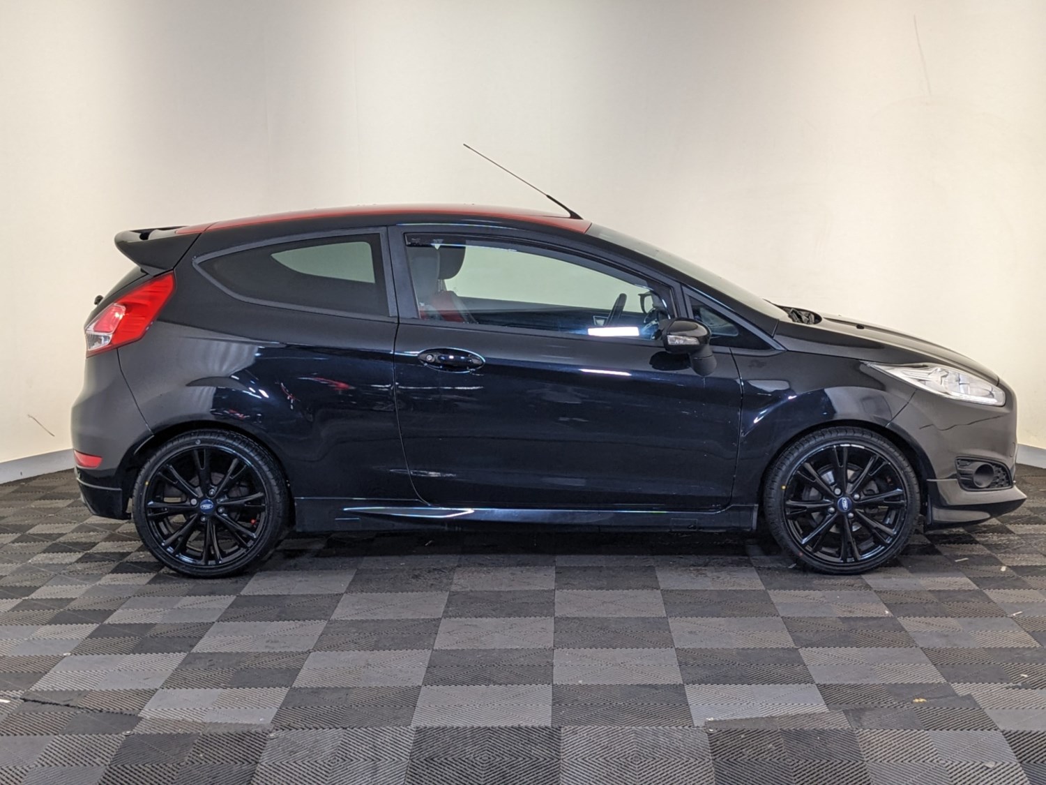 Ford Fiesta Listing Image