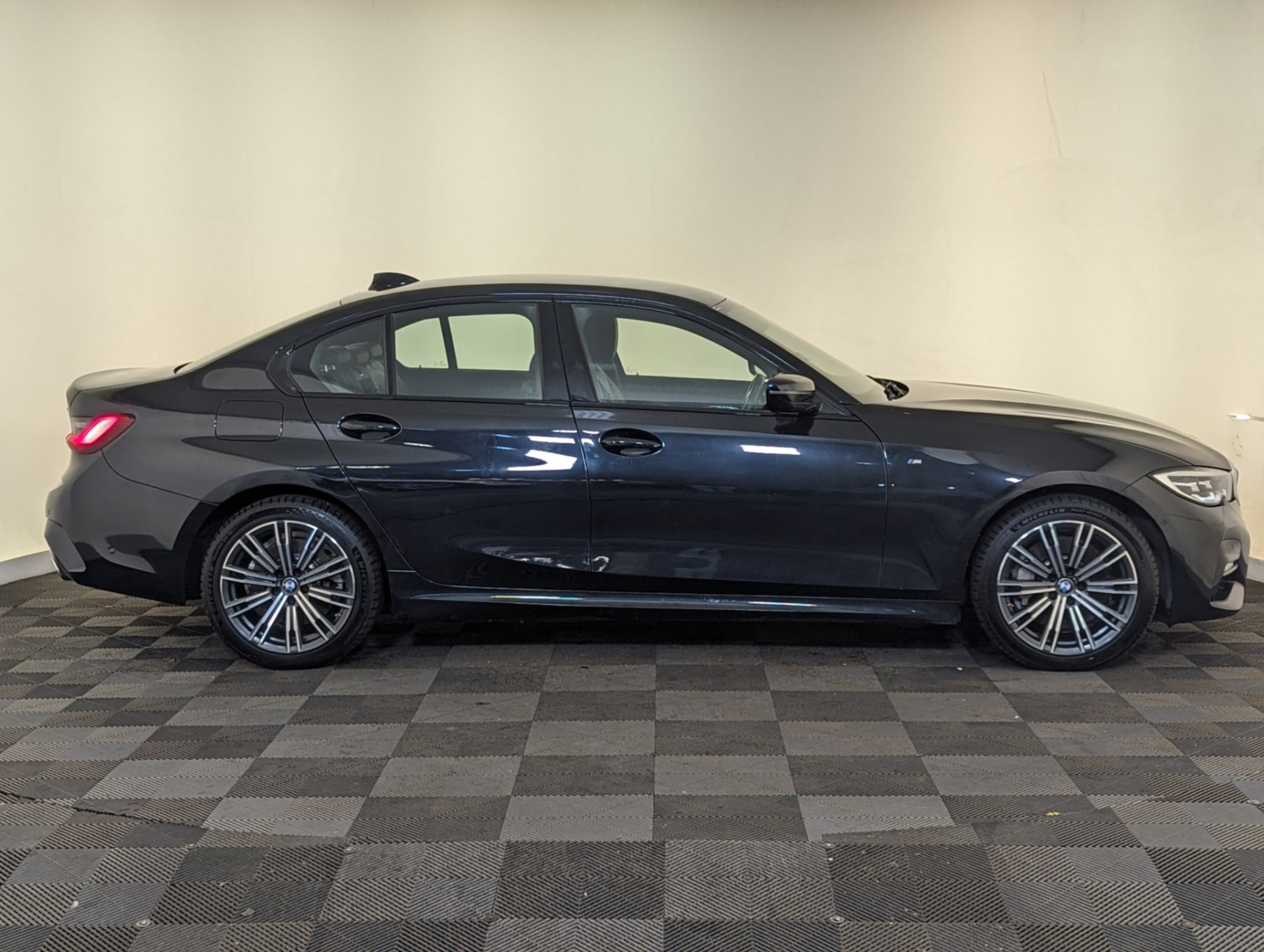 BMW 3 Series Listing Image