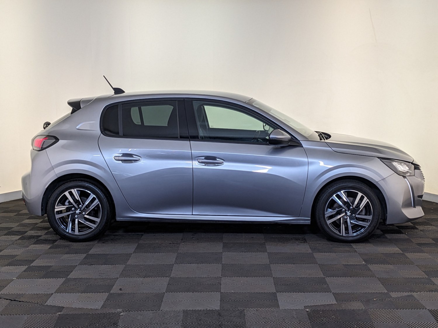 Peugeot 208 Listing Image