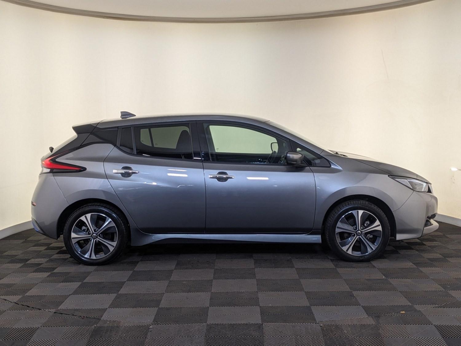 Nissan Leaf Listing Image