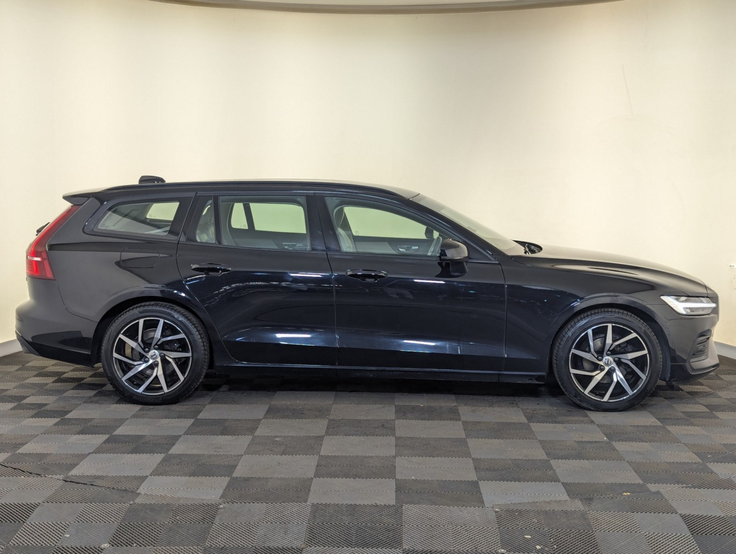 Volvo V60 Listing Image