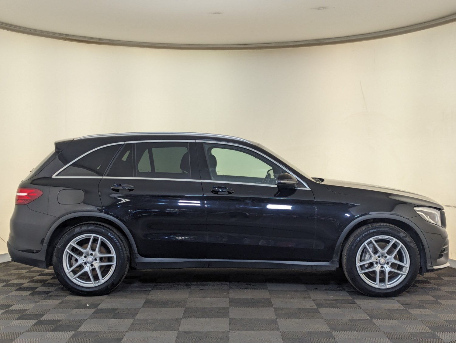 Mercedes-Benz GLC Listing Image