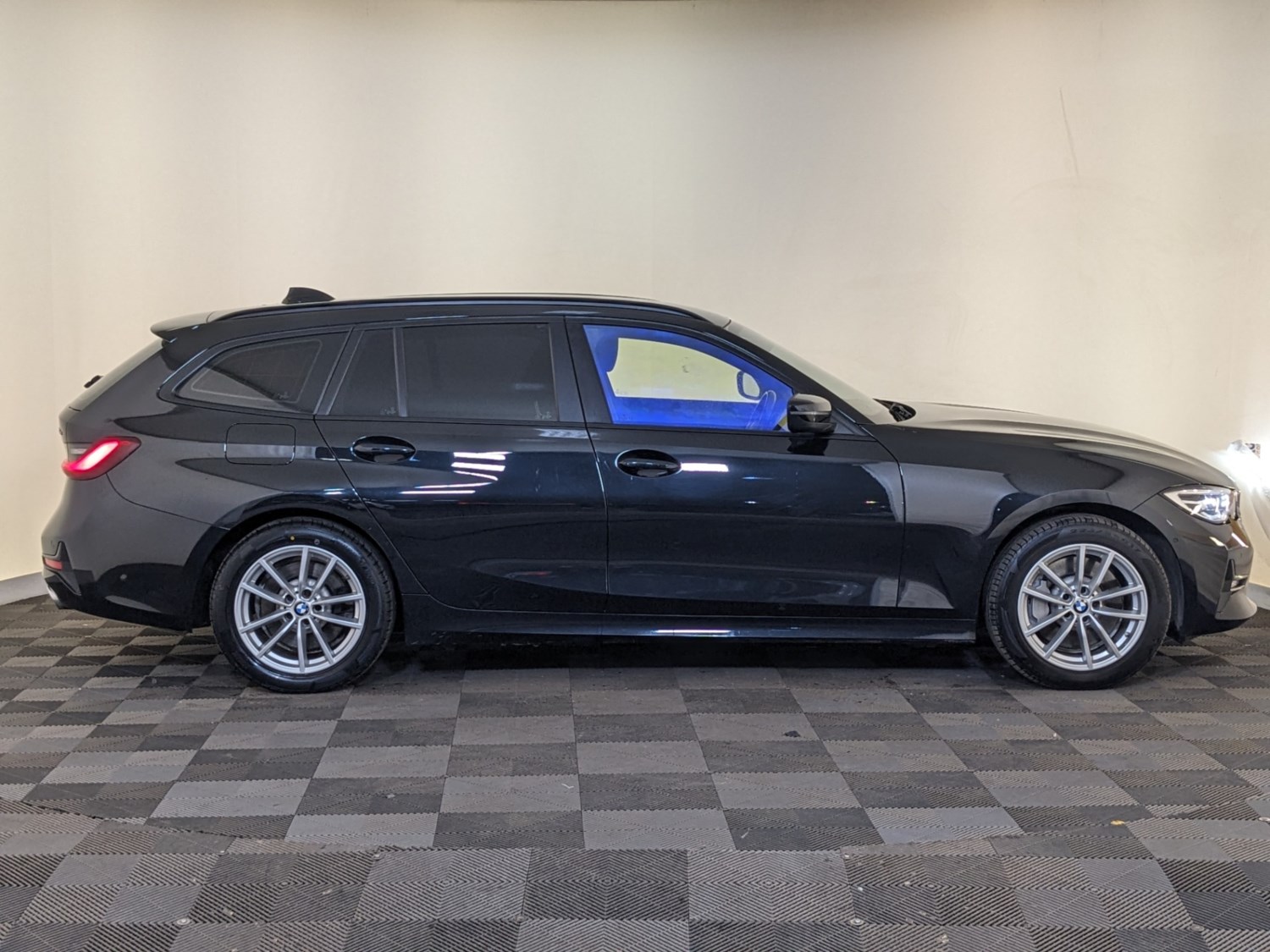 BMW 3 Series Listing Image