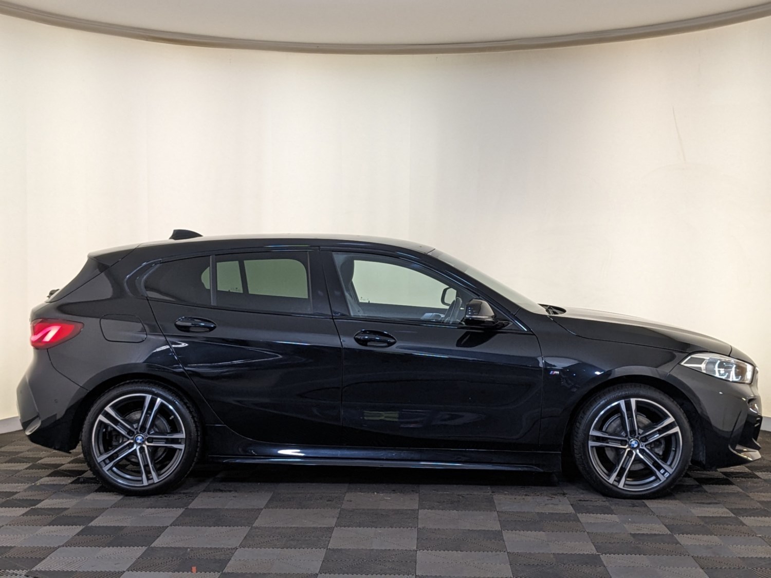 BMW 1 Series Listing Image